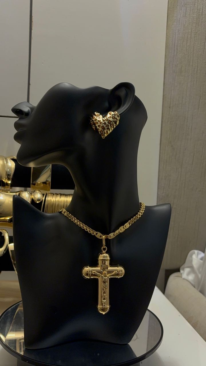Cross and love gold set