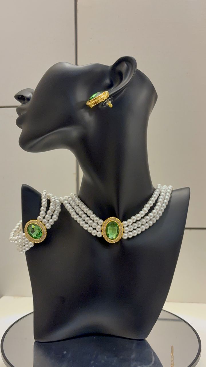 Moissanite green ruby set